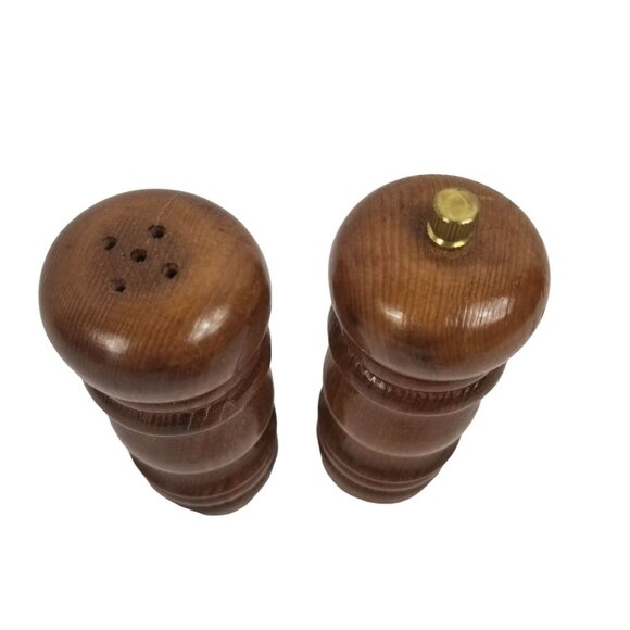 Wooden Salt & Pepper Grinder Set With Handcrafted Design 4 Inches Tall Durable - Picture 2 of 9